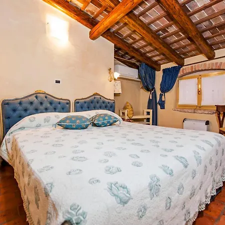 Porta Antica Centro Storico Apartment *
