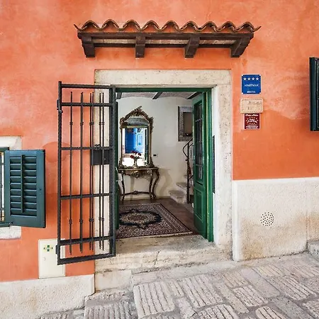Porta Antica Centro Storico Apartment