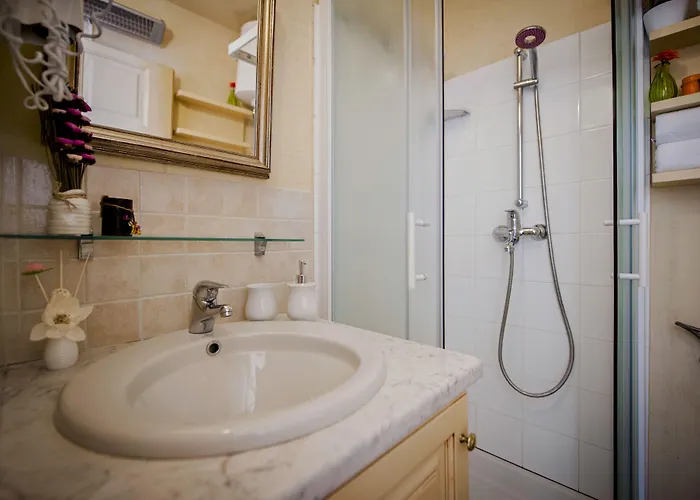 Porta Antica Centro Storico * Ρόβινι