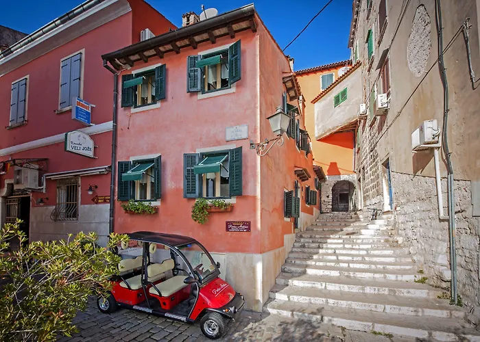 Porta Antica Centro Storico Ρόβινι