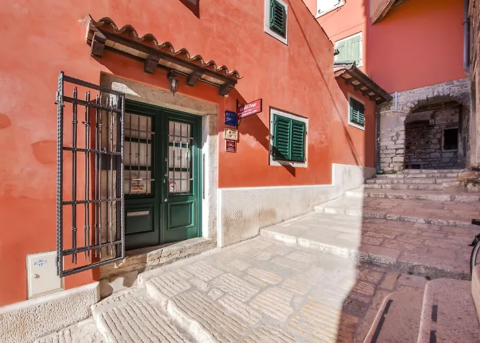 Porta Antica Centro Storico Ρόβινι