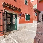 Porta Antica Centro Storico Ρόβινι